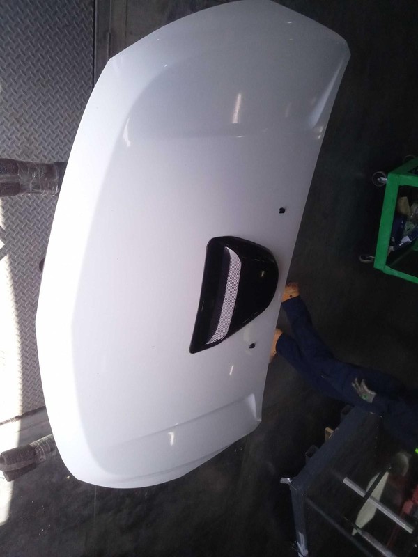 2016 Chevrolet Traverse OEM White Hood Panel 4DR SUV 22756957 Used