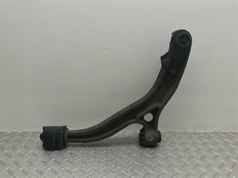 96-00 GRAND CARAVAN VOYAGER TOWN & COUNTRY PASSENGER FRONT LOWER CONTROL ARM OEM