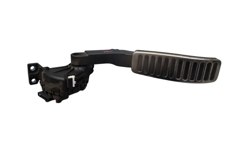11-18 Volkswagen VW Touareg Gas Throttle Acceleration Pedal 7L0723507D OEM