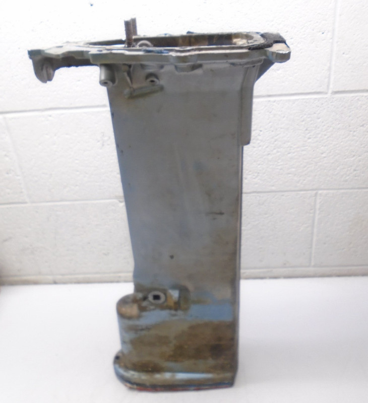 U4 325685 Johnson Evinrude 35 HP Exhaust Housing LONG 0391452