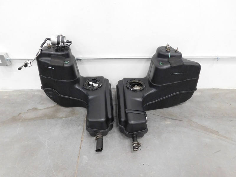 2015 12 13 14 15Audi R8 V10 Fuel / Gas Tanks #1011 C5