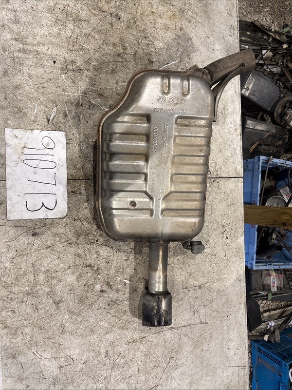 02-05 Audi A4 B6 Sedan - 8E0 253 611 Right Exhaust Muffler