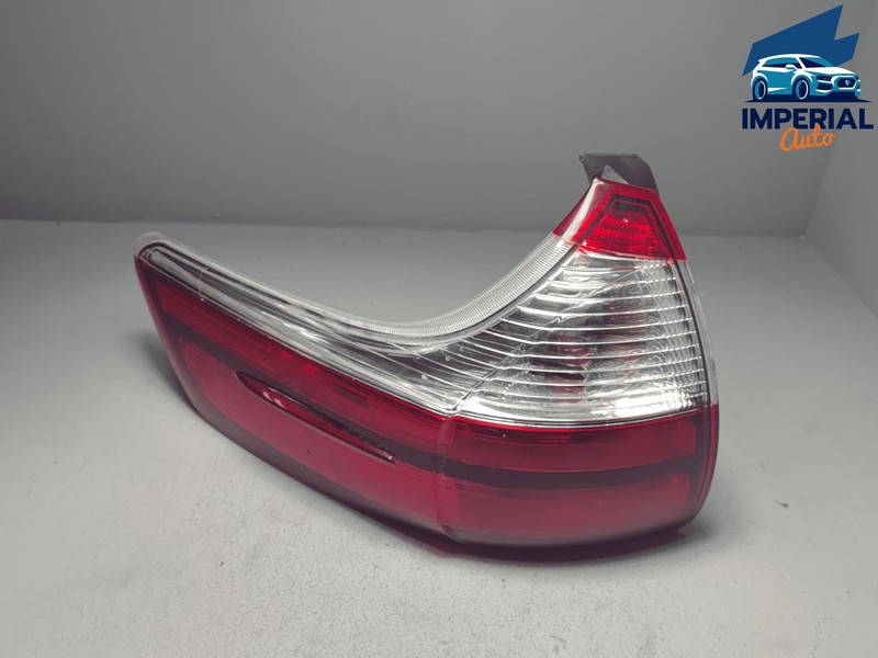 2015-2019 TOYOTA SIENNA REAR DRIVER SIDE OUTER TAILLIGHT TAIL LIGHT LAMP OEM