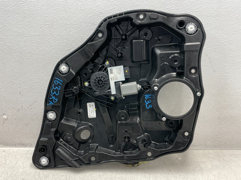 19-21 BMW 330i M340i G20 Rear Right Pass Door Window Regulator Motor 1633 OEM