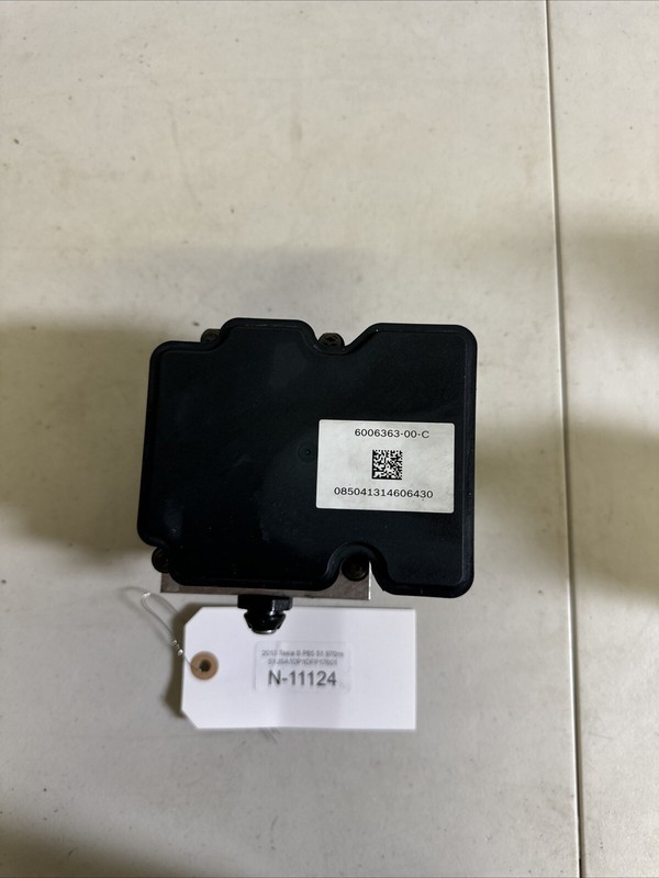 12-16 Tesla Model S BRAKE ABS ANTI-LOCK MODULE 6006363-00-C 11124 U20
