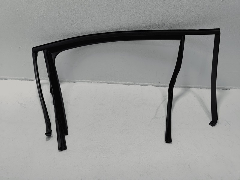 2018-2025 VOLKSWAGEN ATLAS REAR LEFT DRIVER WINDOW GLASS RUN CHANNEL SEAL OEM