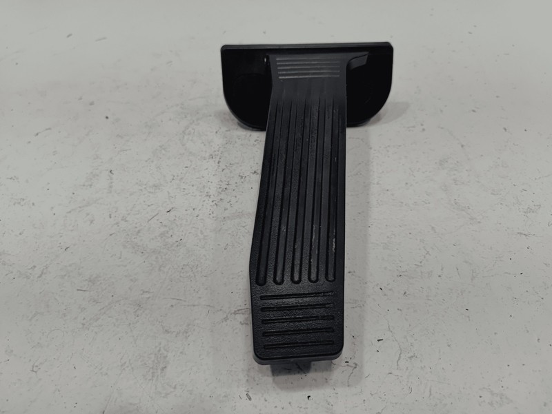 2018 - 2023 TOYOTA CAMRY GAS PEDAL ACCELERATOR THROTTLE SENSOR PAD OEM