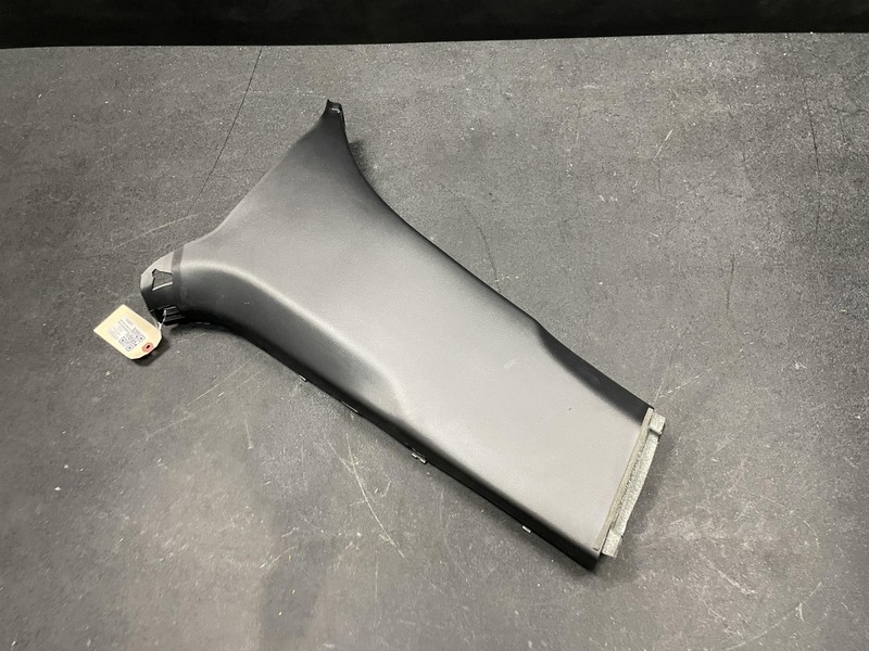 Center Right B Pillar Lower Trim Panel 2018 Mercedes GLS 550 1666902725 17 19