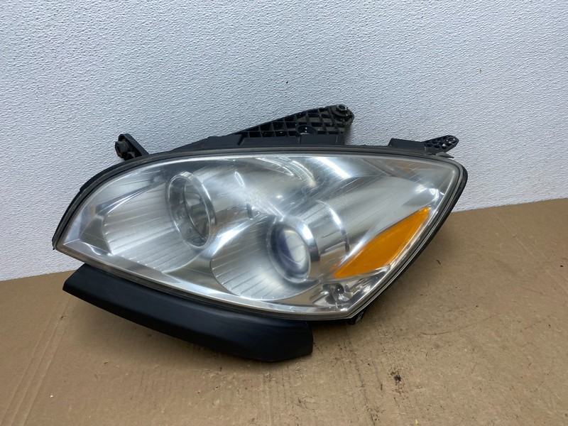 2007 to 2010 Saturn Outlook Left Driver LH Halogen Headlight OEM AC5862 DW