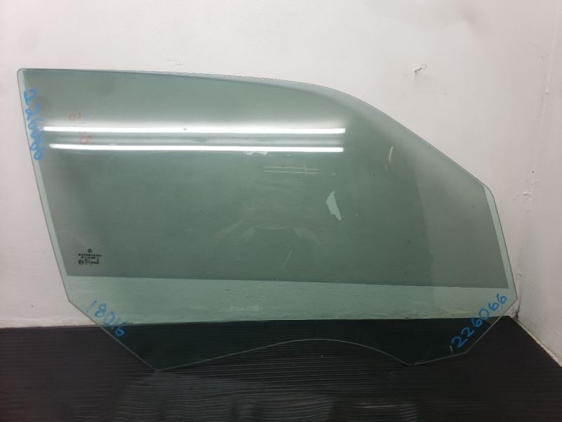 05-10 Chrysler 300 Front Right Passenger Door Glass Window OEM 05065486AD