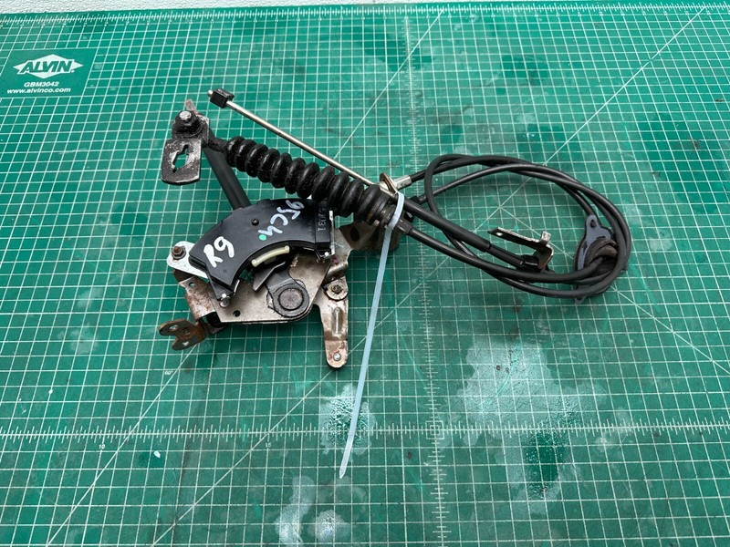1995 Chevy Corvette C4 AUTOMATIC TRANSMISSION SHIFTER W/ CABLES OEM