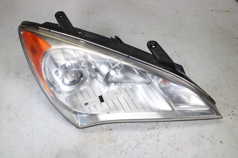 2010-2012 Hyundai Genesis RIGHT Xenon HID Headlight OEM
