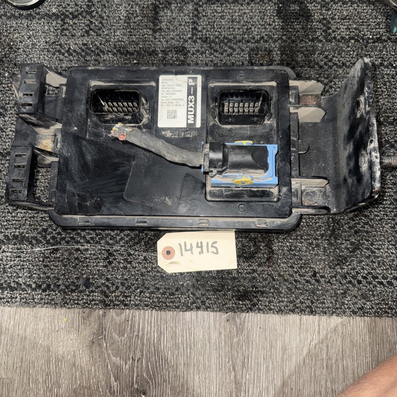Peterbilt 389 Paccar Chasis ControlP/N Q21-1077-3-103 , A2C807031095 (Broken