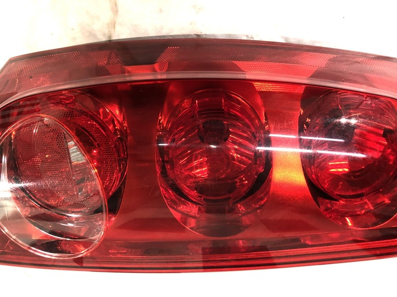2007-2011 GMC YUKON REAR DRIVER LEFT TAIL LIGHT TAIL LAMP OEM