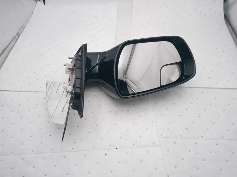 2015 Hyundai Santa Fe Left Door Mirror Assembly Grey OEM Used 265596