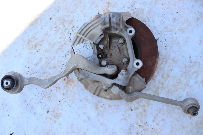 2008-2013 BMW 128I E82 FRONT RIGHT SPINDLE KNUCKLE WHEEL HUB W/ CONTROL ARMS OEM