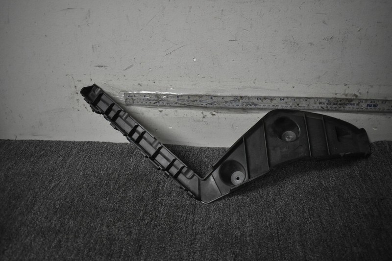 MASERATI LEVANTE REAR BUMPER BRACKET FACTORY OEM