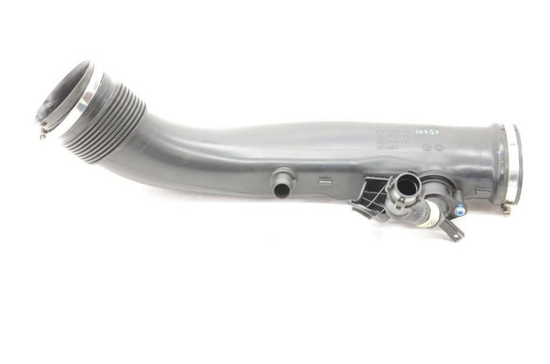 2012-2019 BMW 640I Gran Coupe Upper Intake Coolant Pipe 13717605585