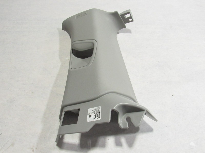 22-24 Jeep Grand Cherokee 2023 Rear Right C Pillar Cover Panel Trim ;:A