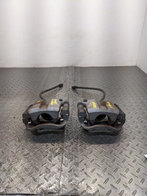 14-15 LEXUS IS250 Sedan Rear Caliper Set Pair Right Left Pass Driver OEM 1176294
