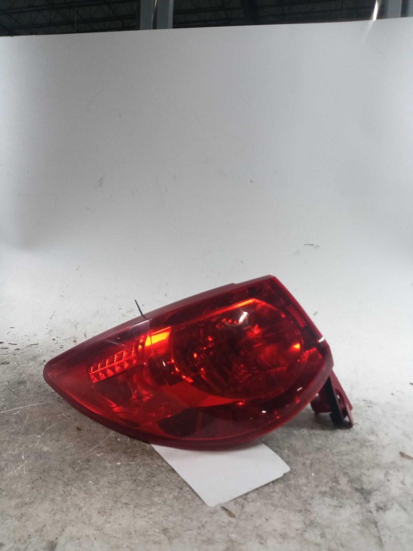 2010 Chevrolet Traverse Left Tail Light Assembly White OEM 128853 129K Miles