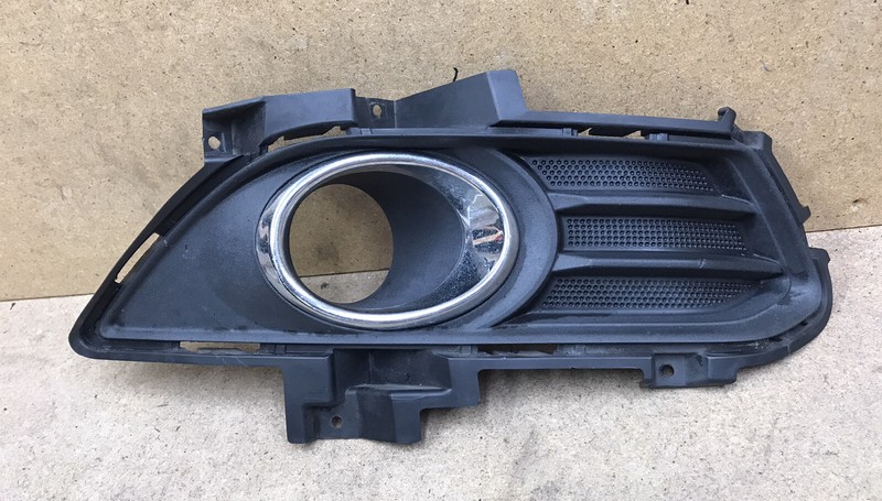 2013 - 2016 FORD FUSION RIGHT RH FOG LIGHT COVER BEZEL OEM*