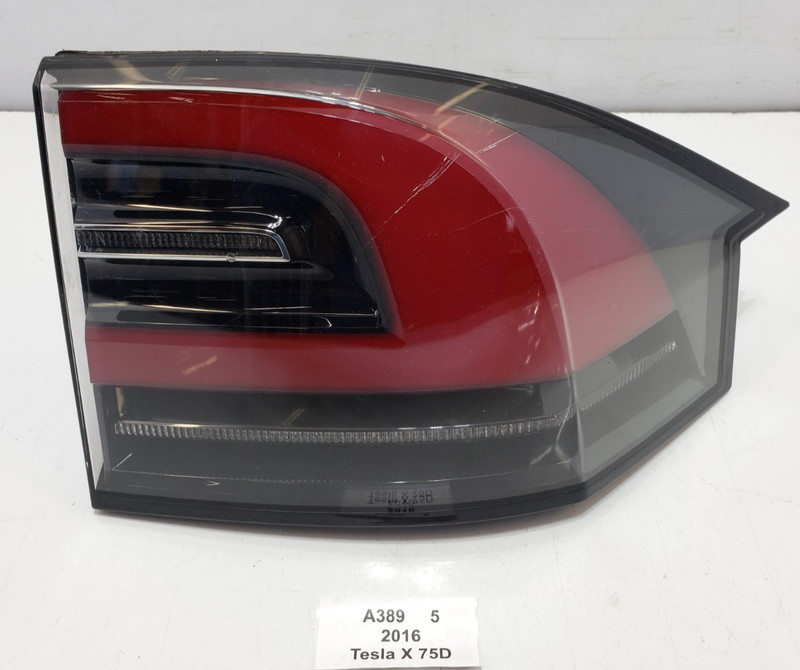 ✅ 2016-2020 OEM Tesla Model X Rear Right Passenger Side Outer Tail Light