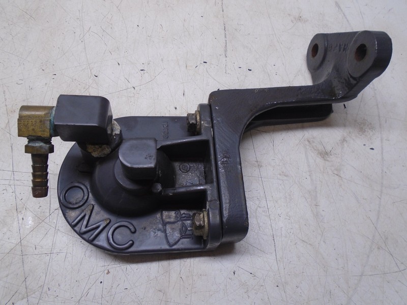 CF3 Volvo Penta Ford OMC 5.0L 5.8L V8 Engine Fuel Filter Bracket 3853379 124398