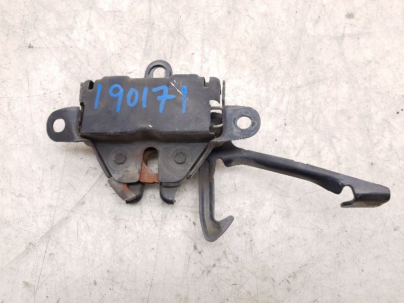 01-03 TOYOTA HIGHLANDER HOOD LATCH