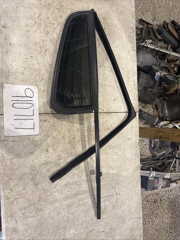 1998 - 2003 Dodge Durango Rear Right Passenger Door Window Vent Glass OEM