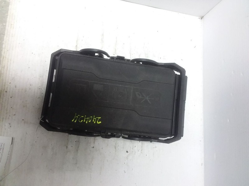 Fuse Junction Box Engine ID 84181106 Fits 18-19 MALIBU 1525173