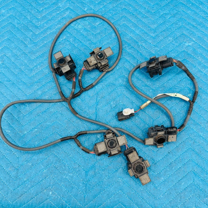 2007–2009 Lexus LS460 Front Parking Sensors with Wiring Harness OEM 8211450010
