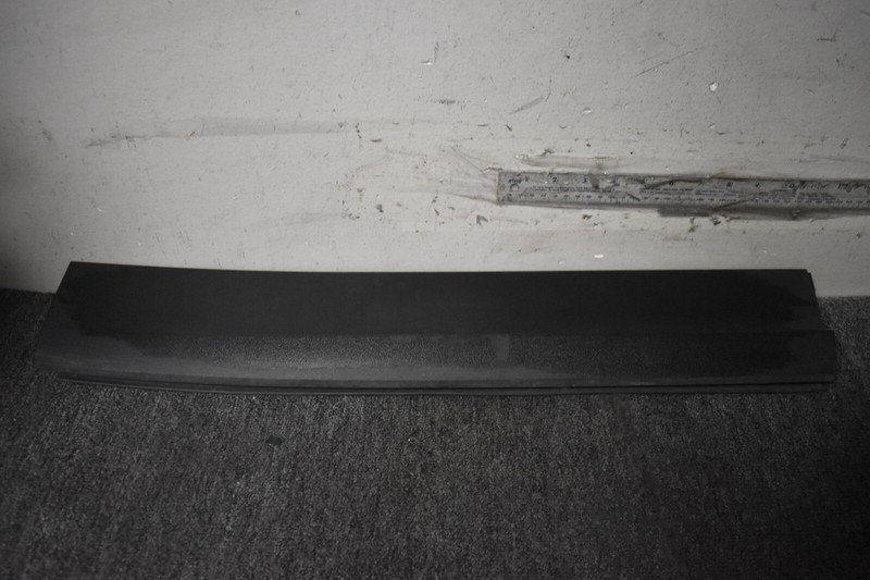 2019-2022 PORSCHE CAYENNE DOOR MOLDING REAR RIGHT FACTORY OEM