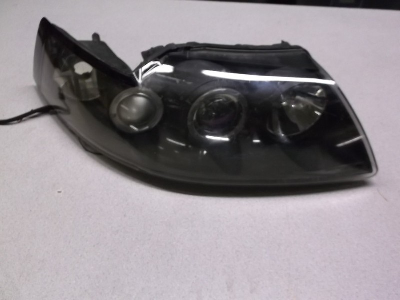 Chrysler Headlight Head Lamp housing RH Right 0102 MST99 3157NA