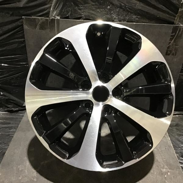2016-2018 KIA Sorento 74736 A Refurbished Wheel 18x7.5 Black Machined 52910C5230
