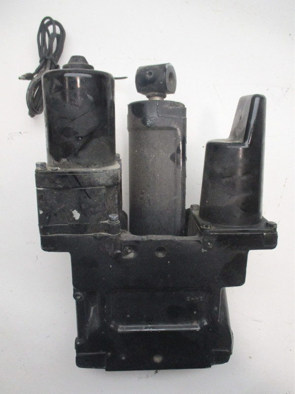 826729A2 Mercury Outboard Complete 2 Wire RAM Power Trim & Tilt Motor Unit