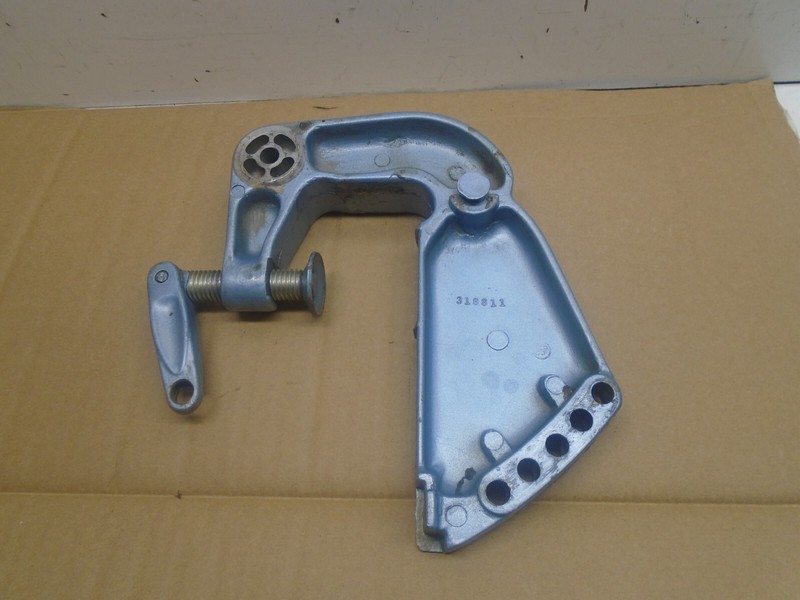 Q3d JOHNSON EVINRUDE 9.9 15HP STERN CLAMP BRACKET 386181-392832-327929 318811 RS
