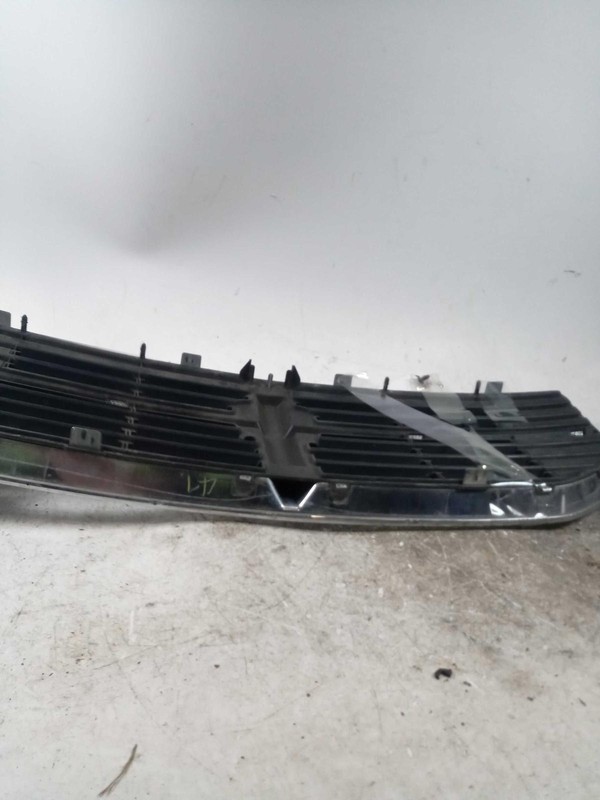 2007 Dodge Caliber Blue Grille OEM 0ZX191B6AC,68043938AA Used 185K Miles