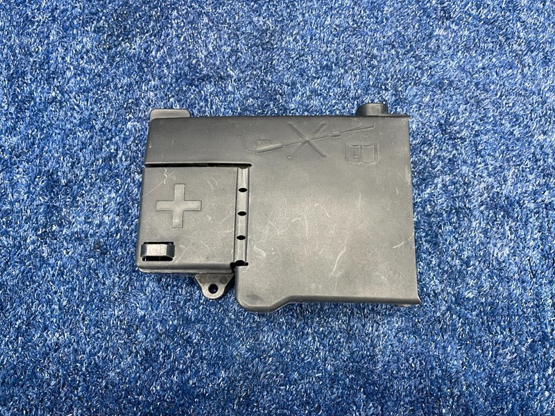 2016–2019 BUICK CASCADA Battery Fuse Terminal Block OEM 365927271