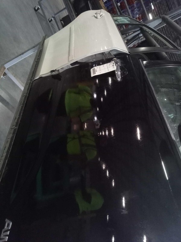 2013 KIA Sorento Right Front Door Black Used 552202 190K Miles OEM Replacement