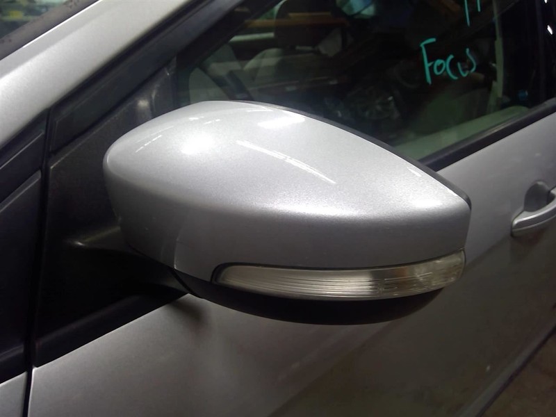 Driver Side View Mirror Power With Turn Signal Fits 15-18 FOCUS 1741101