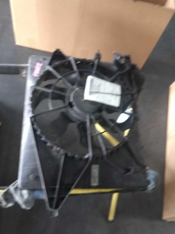 Used Engine Cooling Fan Motor fits: 2015 Kia Sorento Fan Assembly 3.3L 6 cylinde
