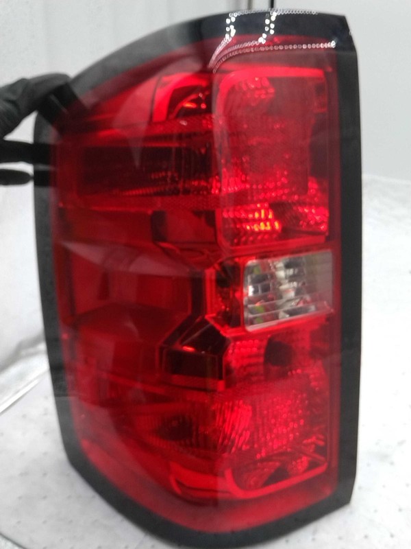 Used Left Tail Light Assembly fits: 2018 Chevrolet Silverado 1500 pickup Pickup