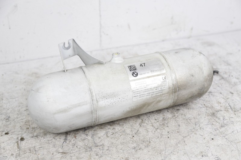 2016-2019 BMW 750i G12 AIR SUSPENSION PRESSURE ACCUMULATOR VACUUM TANK OE
