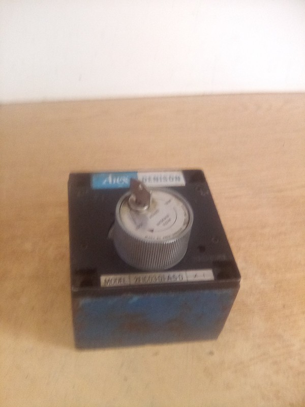 Denison 2FIC03-01-A-5-0 Flow Control Valve