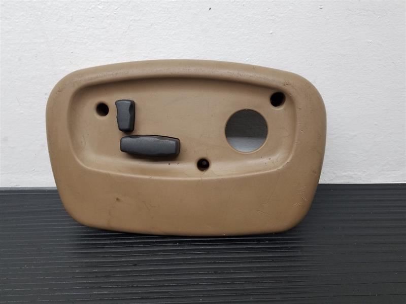 02-03 Chevrolet Trailblazer Front Right Seat Switch W/ Cover OEM 88949387