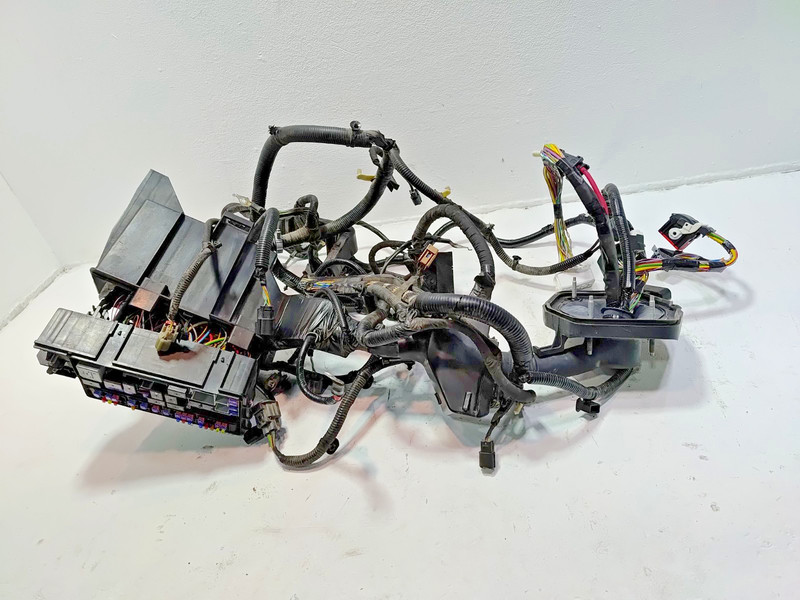 2018-19 FORD EXPEDITION 3.5L XLT ENGINE BAY WIRE WIRING HARNESS W/ FUSE BOX OEM