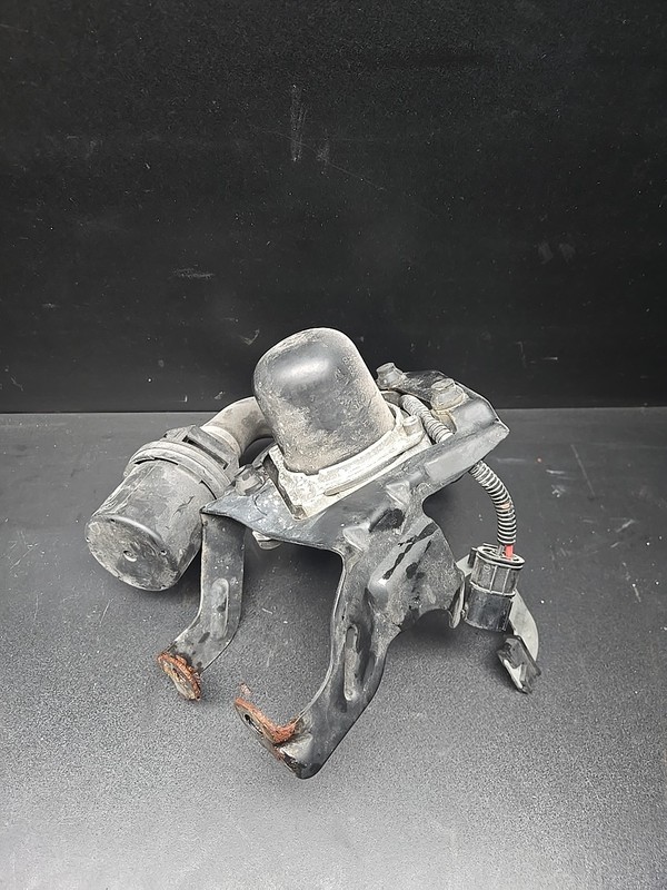 OEM BMW E82 E88 E90 E92 E93 Engine N51 Secondary Smog Air Injection Pump Motor