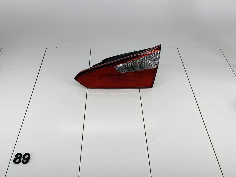 14-16 KIA FORTE REAR RIGHT PASSENGER SIDE INNER TAIL LIGHT BRAKE STOP LAMP OEM