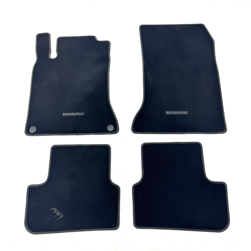 📌 2014-2019 MERCEDES GLA250 FLOOR CARPET MATS SET OF 4 OEM